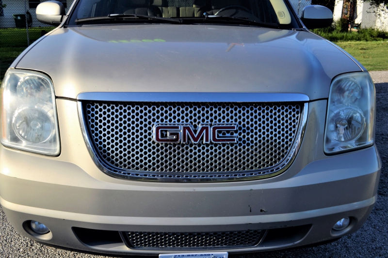 automobile-NICE-min_gmc-yukon-truck-grill-2828425